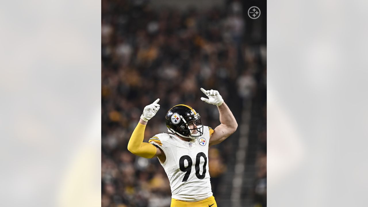 Pittsburgh Steelers outside linebacker T.J. Watt detonates Las Vegas  Raiders quarterback Jimmy Garoppolo for Steelers' first sack of 'Sunday  Night Football'