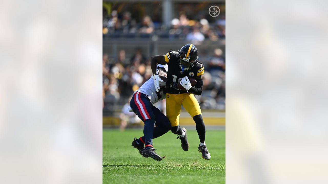 Patriots edge Steelers to pick up first win of season