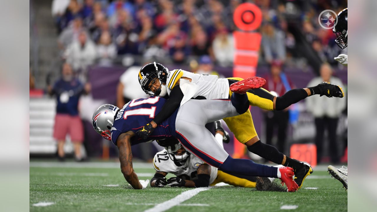 Pittsburgh lays an egg as Patriots roll to a 33-3 win