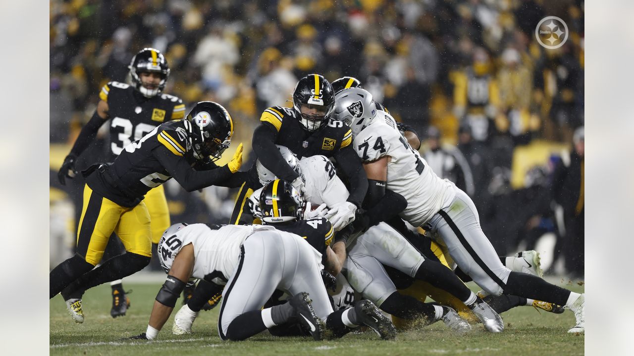 Las Vegas Raiders vs Pittsburgh Steelers - December 25, 2022