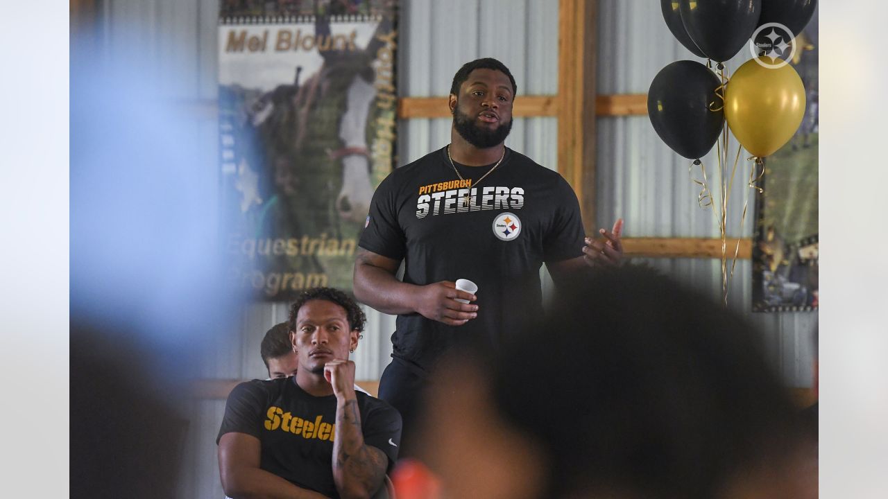 PHOTOS: 2022 Mel Blount Youth Home Rookie Visit