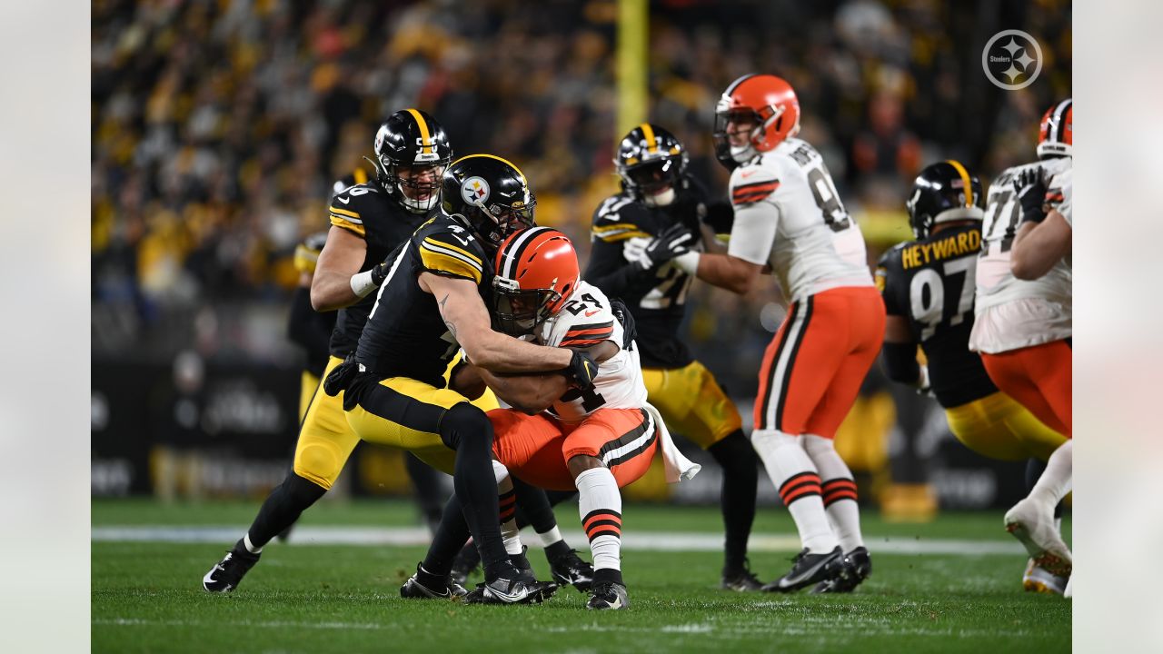 Browns-Steelers ended in a tie, and it was stupid in every possible way 