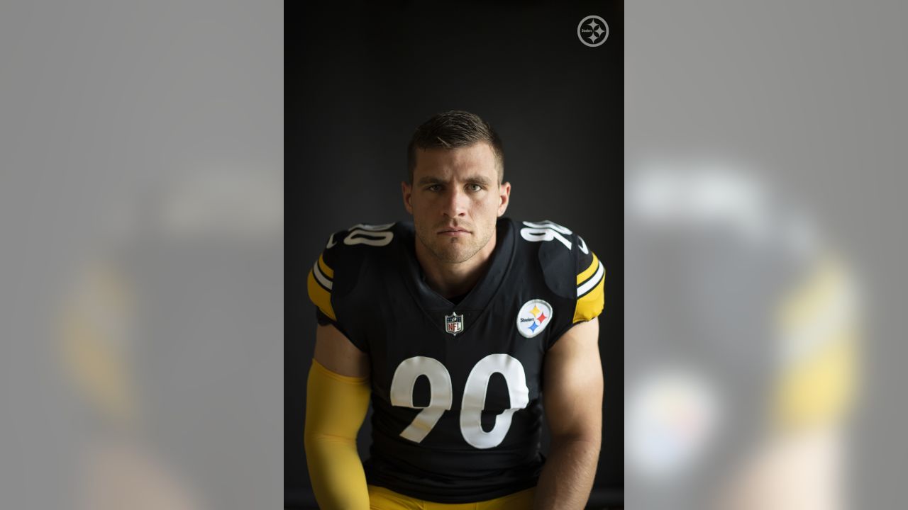 Gronk in a Bucs uni, Mariota in Silver and Black! Check out portraits ...
