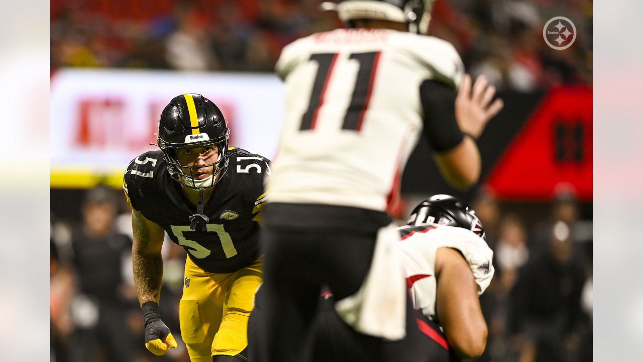 Atlanta Falcons safety Erik Harris (23) runs during an NFL football game  against the Washington Commanders, Sunday, November 27, 2022 in Landover.  (AP Photo/Daniel Kucin Jr Stock Photo - Alamy