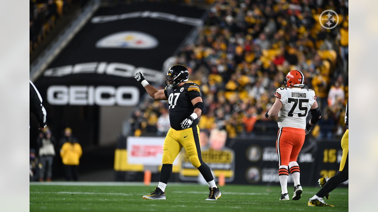 Photos: Week 17 - Steelers at Browns Game Action