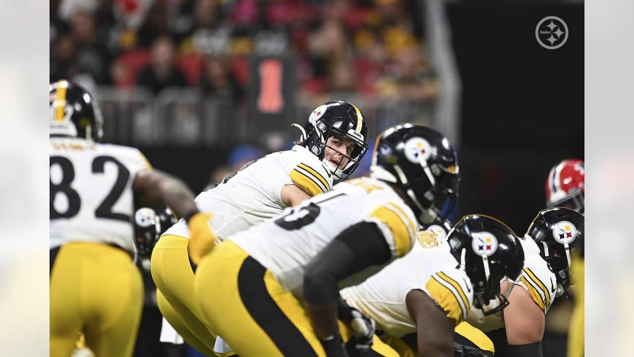 Atlanta Falcons tight end John FitzPatrick (87) works during the second  half of an NFL preseason football game against the Pittsburgh Steelers,  Thursday, Aug. 24, 2023, in Atlanta. The Pittsburgh Steelers won