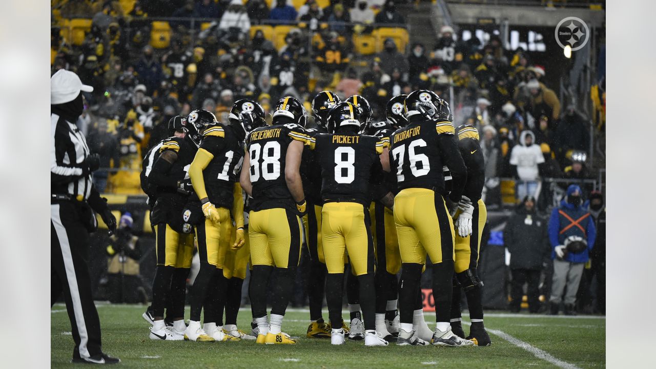 Steelers' 13-10 Win Over Raiders Was A Christmas Gift Powered By Week's  Emotional Events