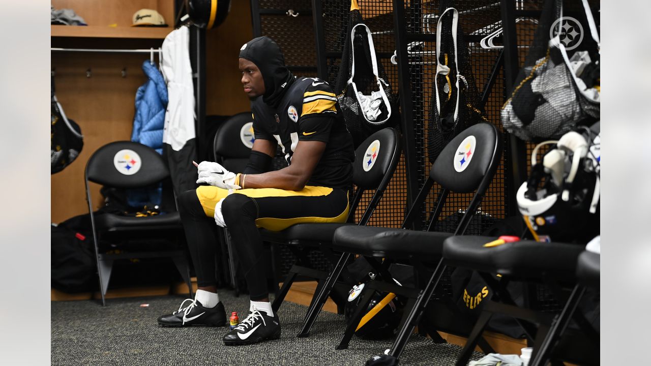 PITTSBURGH, PA - DECEMBER 11: Pittsburgh Steelers guard Kevin Dotson (69)  looks on during the national football league game between the Baltimore  Ravens and the Pittsburgh Steelers on December 11, 2022 at