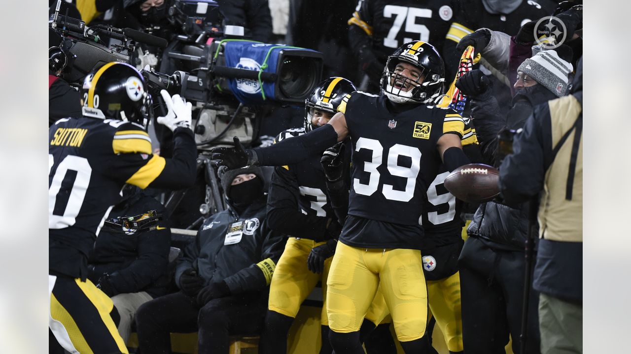 Sunday Night Football: Steelers lead Raiders 13-7 at halftime