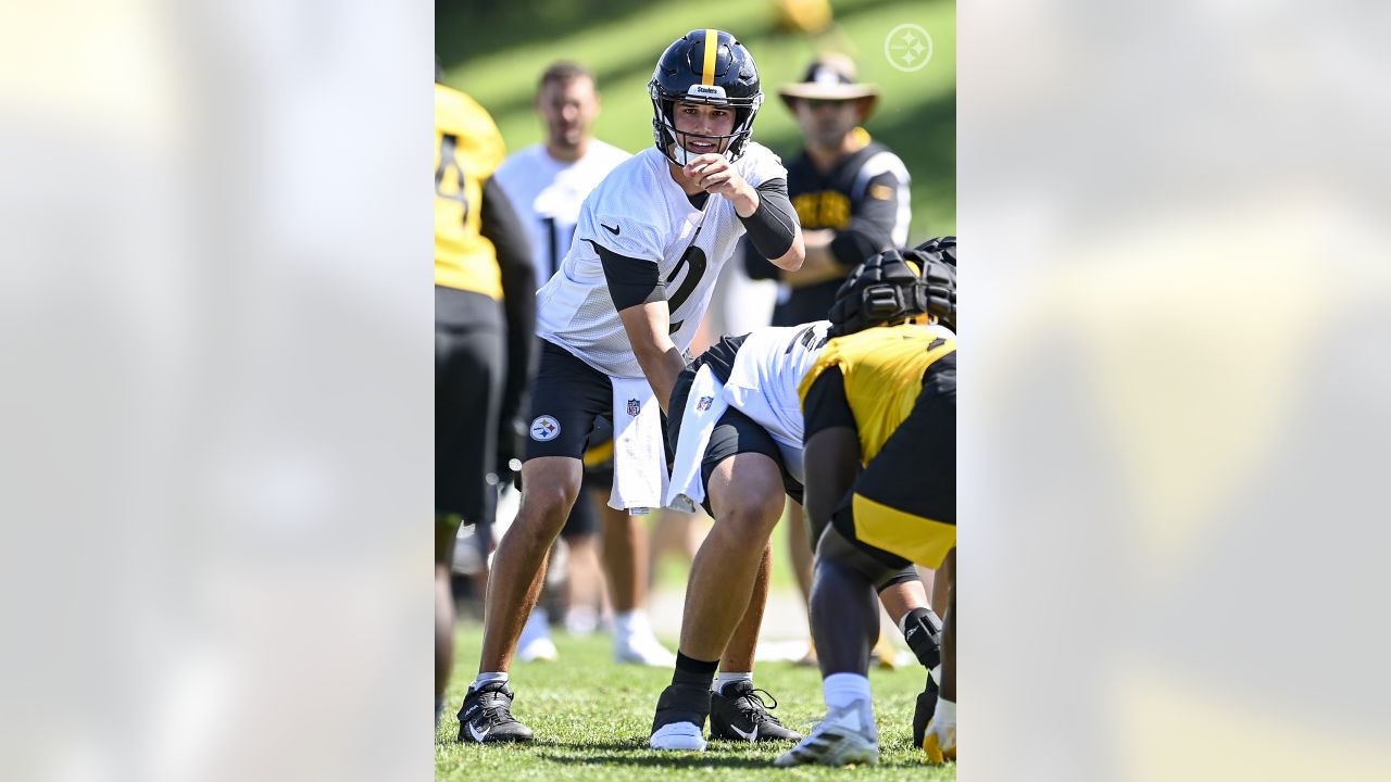 Quarterback derby highlights Steelers' return to Latrobe