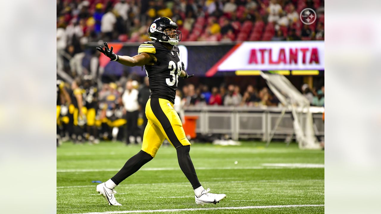 Pittsburgh Steelers cornerback Levi Wallace (29) works during the first  half of an NFL preseason football game against the Atlanta Falcons,  Thursday, Aug. 24, 2023, in Atlanta. The Pittsburgh Steelers won 24-0. (