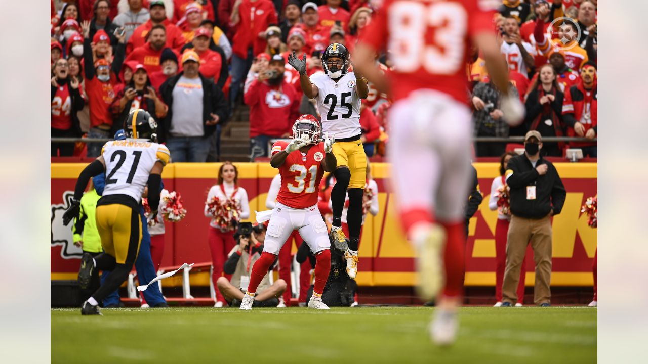 KANSAS CITY, MO - JANUARY 30: Kansas City Chiefs wide receiver Byron  Pringle (13) before returning a kickoff in the first quarter of the AFC  Championship game between the Cincinnati Bengals and