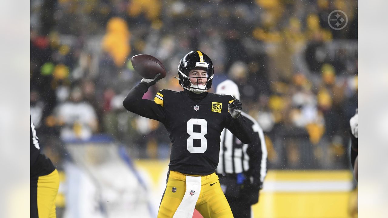 PITTSBURGH, PA - DECEMBER 24: Pittsburgh Steelers quarterback Kenny Pickett  (8) looks to pass during the national football league game between the Las  Vegas Raiders and the Pittsburgh Steelers on December 24