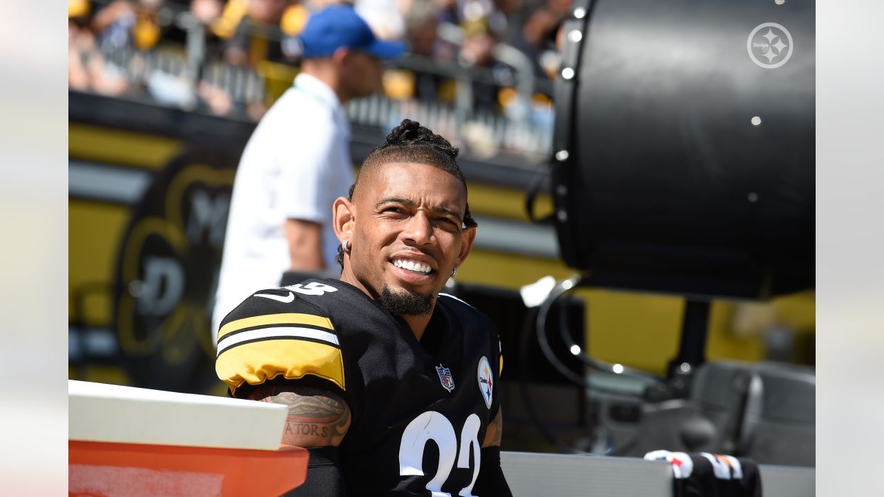 Cincinnati Bengals offensive guard Jackson Carman (79) plays against the  Pittsburgh Steelers during an NFL football game, Sunday, Sept. 26, 2021, in  Pittsburgh. (AP Photo/Justin Berl Stock Photo - Alamy