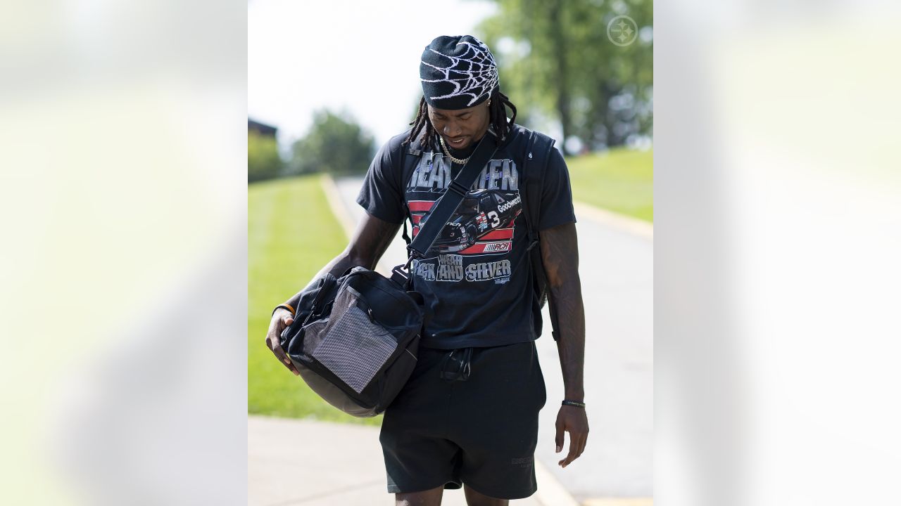 Pittsburgh Steelers running back Dri Archer (13) participates in practice  during NFL football training camp in Latrobe, Pa. on Wednesday, July 29,  2015 . (AP Photo/Keith Srakocic Stock Photo - Alamy