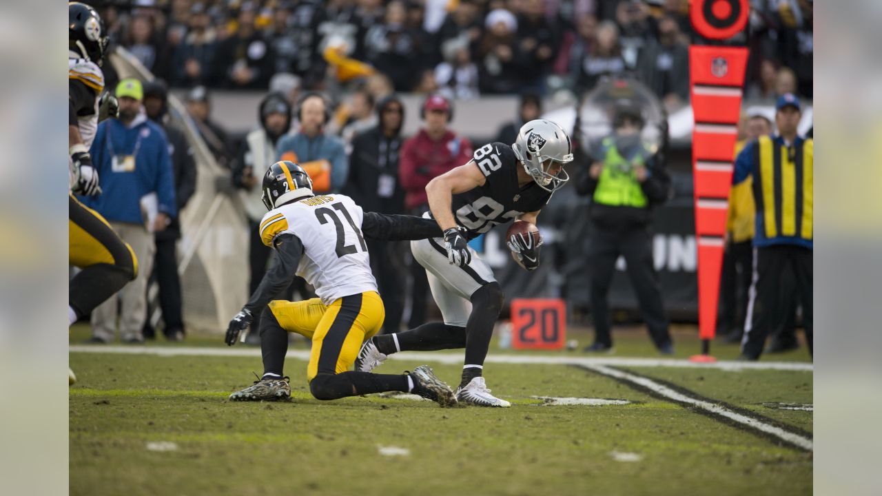 Raiders slip past Steelers in wild 24-21 upset