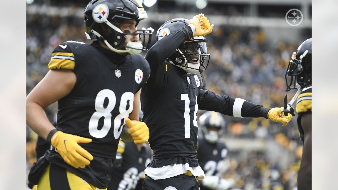 Steelers run past Saints, 20-10