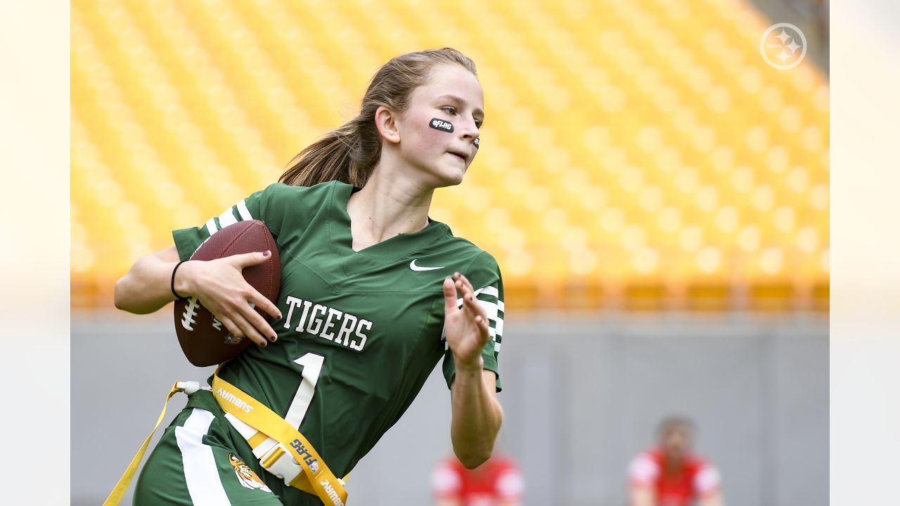 Shaler outlasts Moon at rain-soaked Heinz Field to win Steelers' inaugural  girls flag football championship