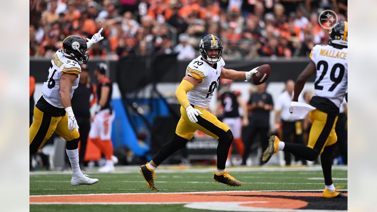 Cincinnati Bengals tight end Drew Sample (89) lines up for a play during an  NFL football game against the Pittsburgh Steelers, Sunday, Sep. 11, 2022,  in Cincinnati. (AP Photo/Kirk Irwin Stock Photo - Alamy