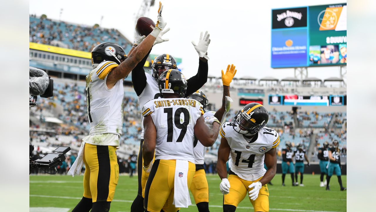 Defense dominates as Steelers defeat Jacksonville 27-3, improve to 10-0