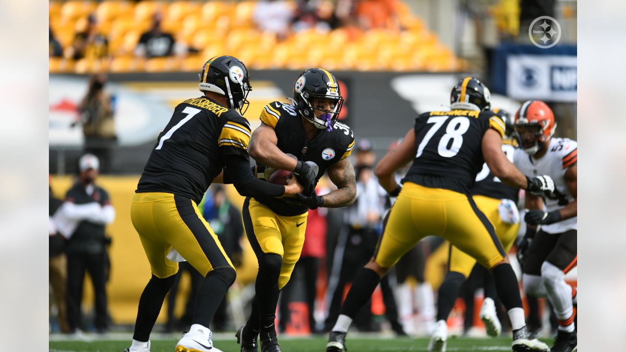 Pittsburgh Steelers beat Cleveland Browns in Ben Roethlisberger's