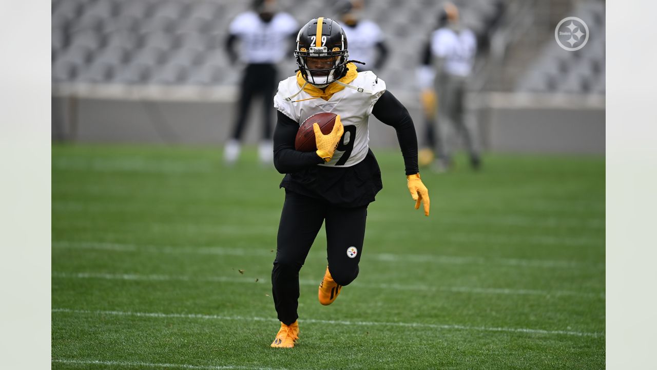 Steelers-Broncos inactives: Karl Joseph, a 2016 first-round pick