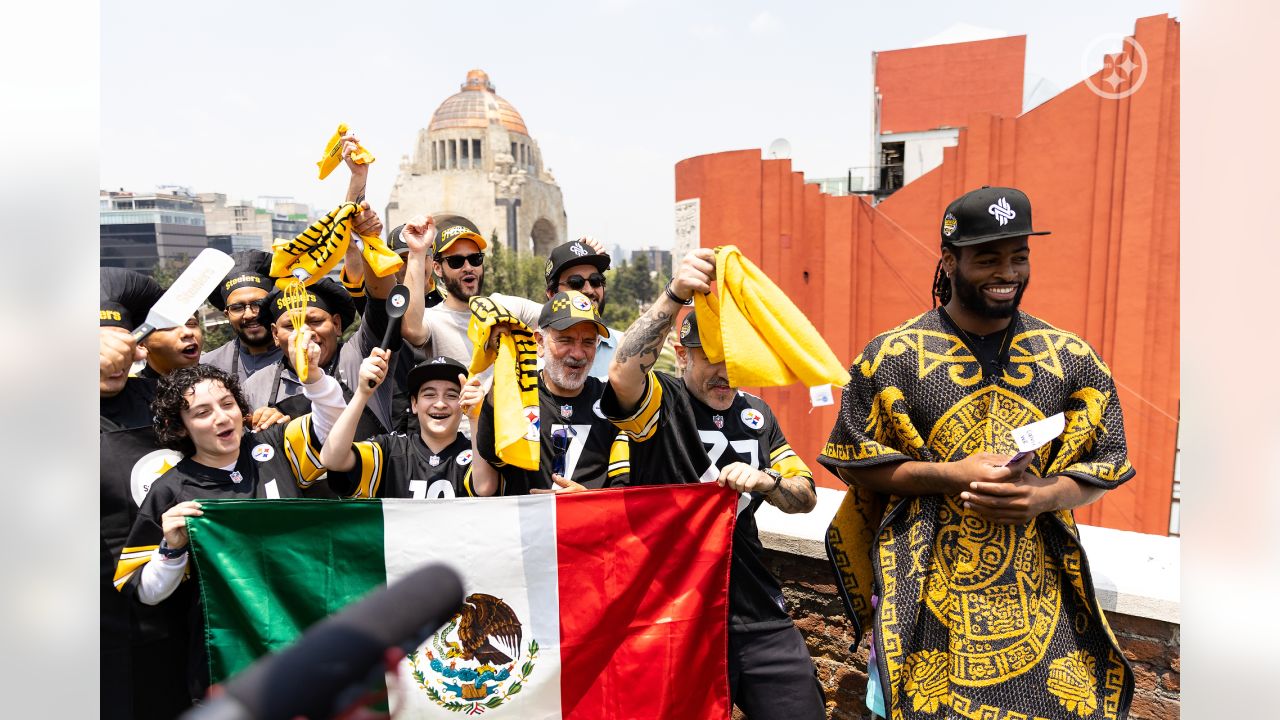 Steelers: Najee Harris takes in sights of Mexican wrestling ring