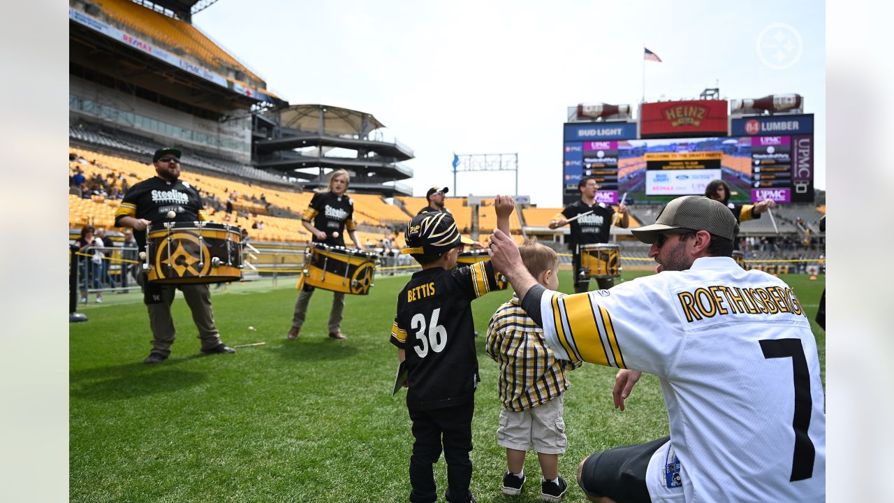 PHOTOS: Steelers 2022 Draft Party