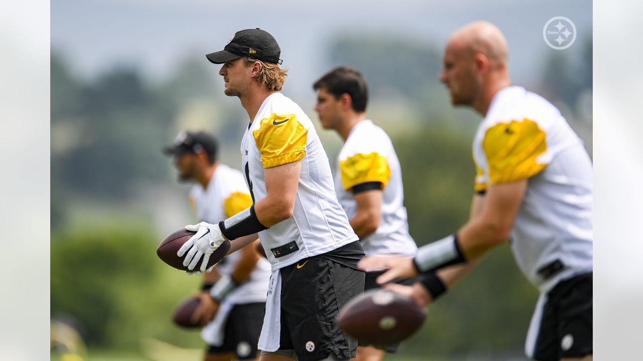 Latrobe, PA, USA. 28th July, 2022. July 28th, 2022: Buddy Johnson #45  during the Pittsburgh Steelers Training Camp in Latrobe, PA. Mike J.  Allen/BMR (Credit Image: © Mike J. Allen/BMR via ZUMA