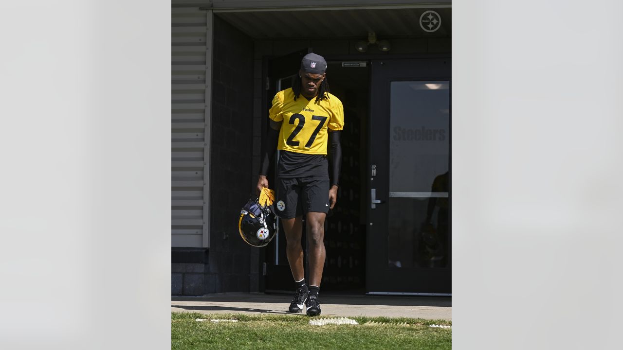 Pittsburgh Steelers safety Donald Washington (9) during NFL football rookie  minicamp, Saturday, May 7, 2016 in Pittsburgh. (AP Photo/Keith Srakocic  Stock Photo - Alamy