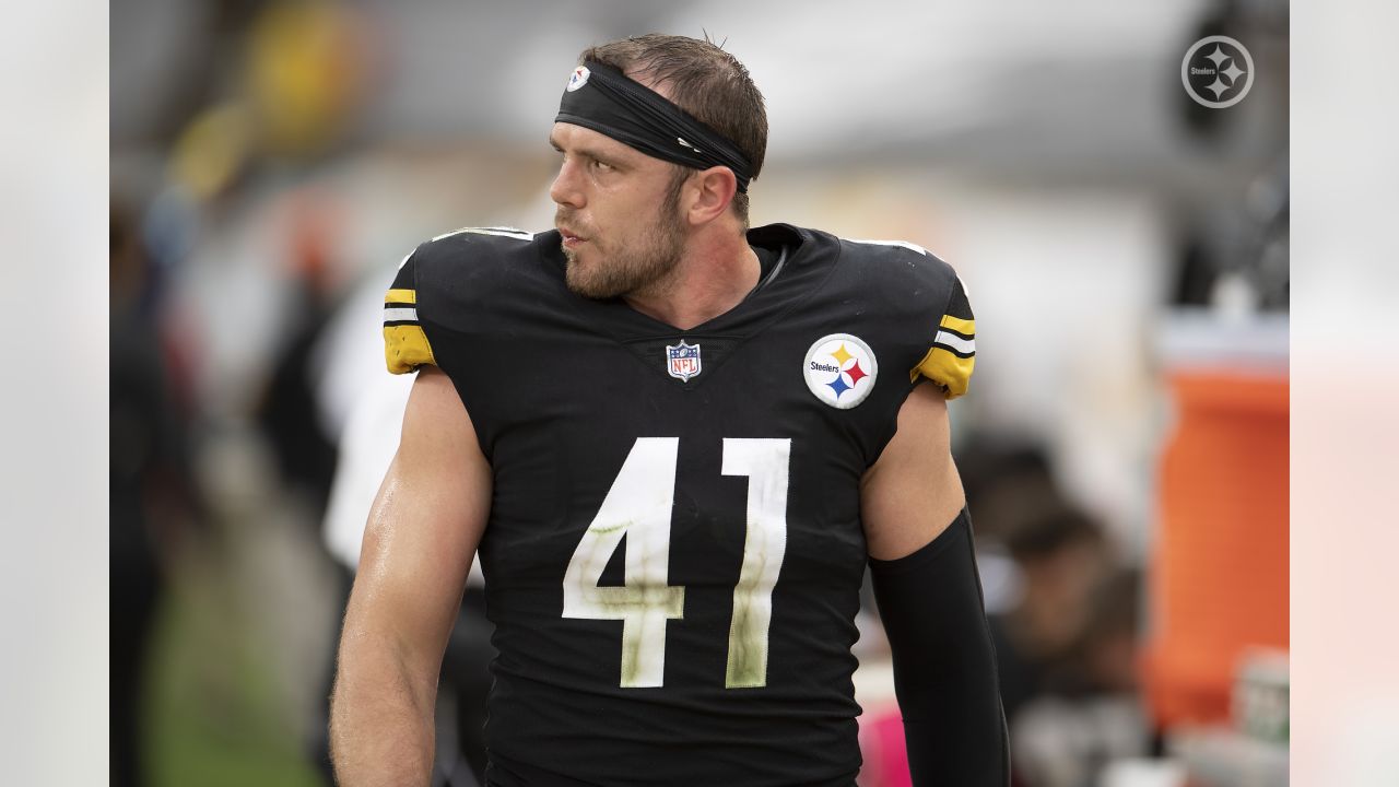 Steelers place linebacker Robert Spillane on IR; Ulysees Gilbert returns to  active roster