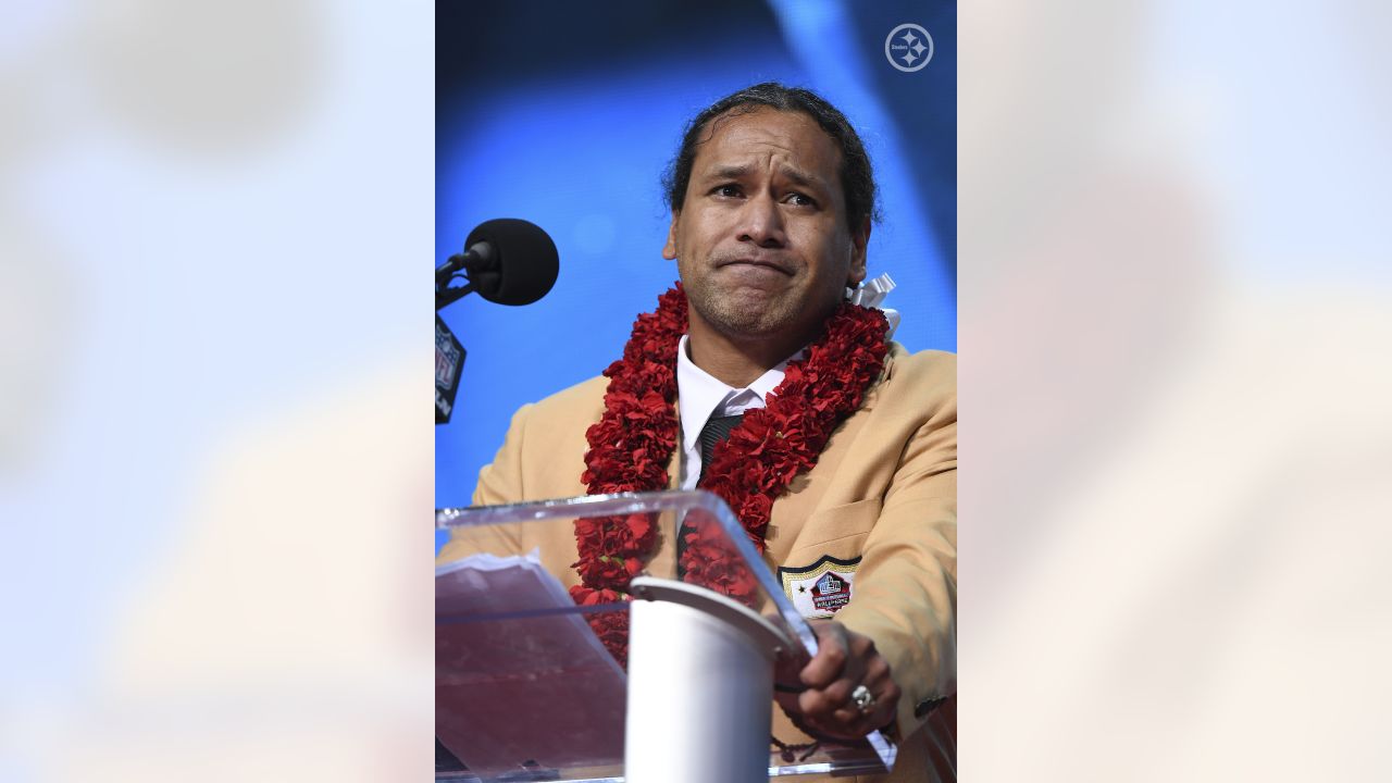 Canton, United States. 07th Aug, 2021. Class of 2020 inductee, Troy Polamalu,  speaks during his enshrinement into the Pro Football Hall of Fame at Tom  Benson Hall of Fame Stadium in Canton