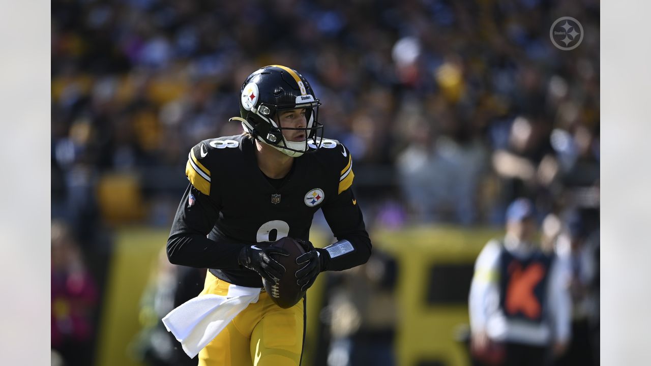 Steelers QB Kenny Pickett exits win over Buccaneers with concussion