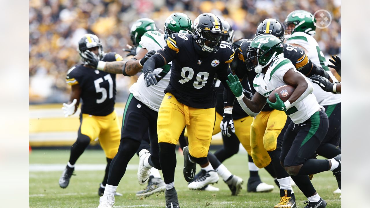 Turnovers doom Kenny Pickett's debut, Steelers lose 24-20 to Jets