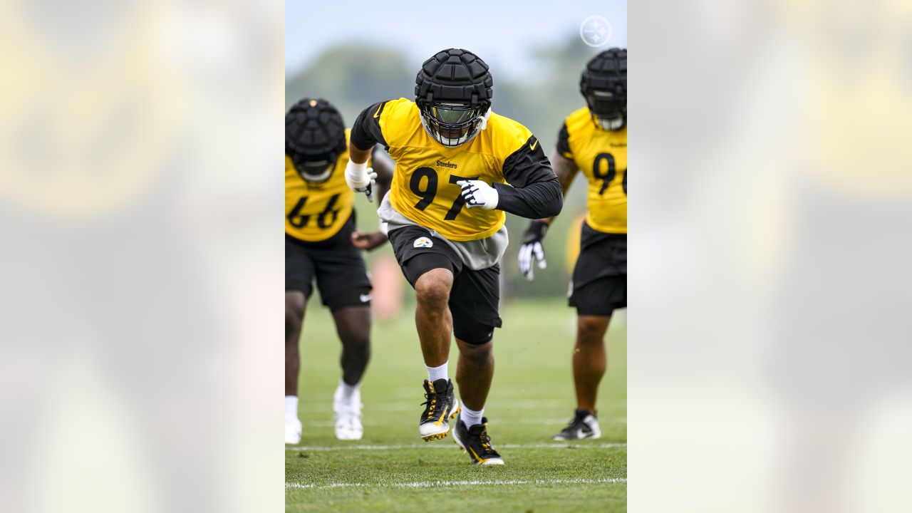 Pittsburgh Steelers running back James Conner (30) during an NFL football  training camp practice in Latrobe, Pa., Friday, July 26, 2019. (AP  Photo/Keith Srakocic Stock Photo - Alamy