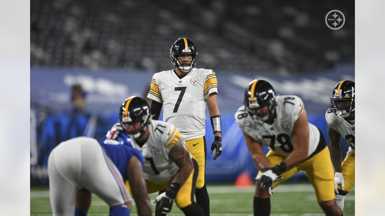 Steelers win season opener 26-16 over Giants