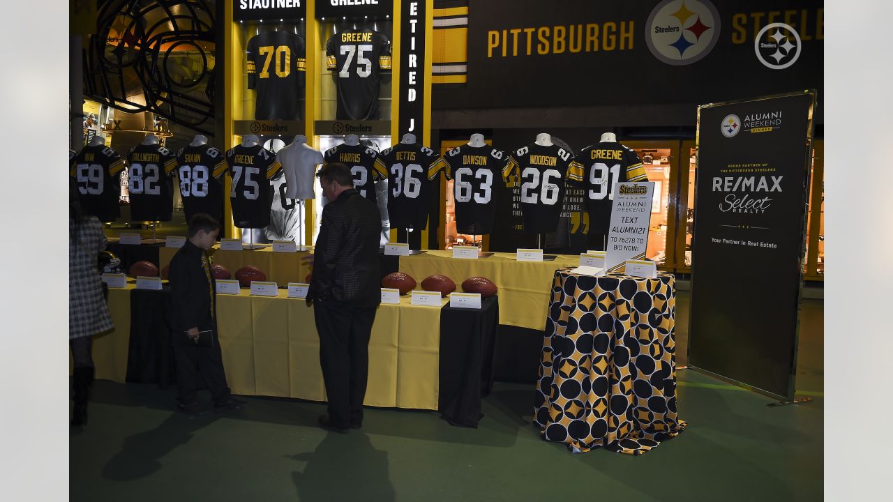 Game-worn Swann, Bettis jerseys among Steelers items in auction