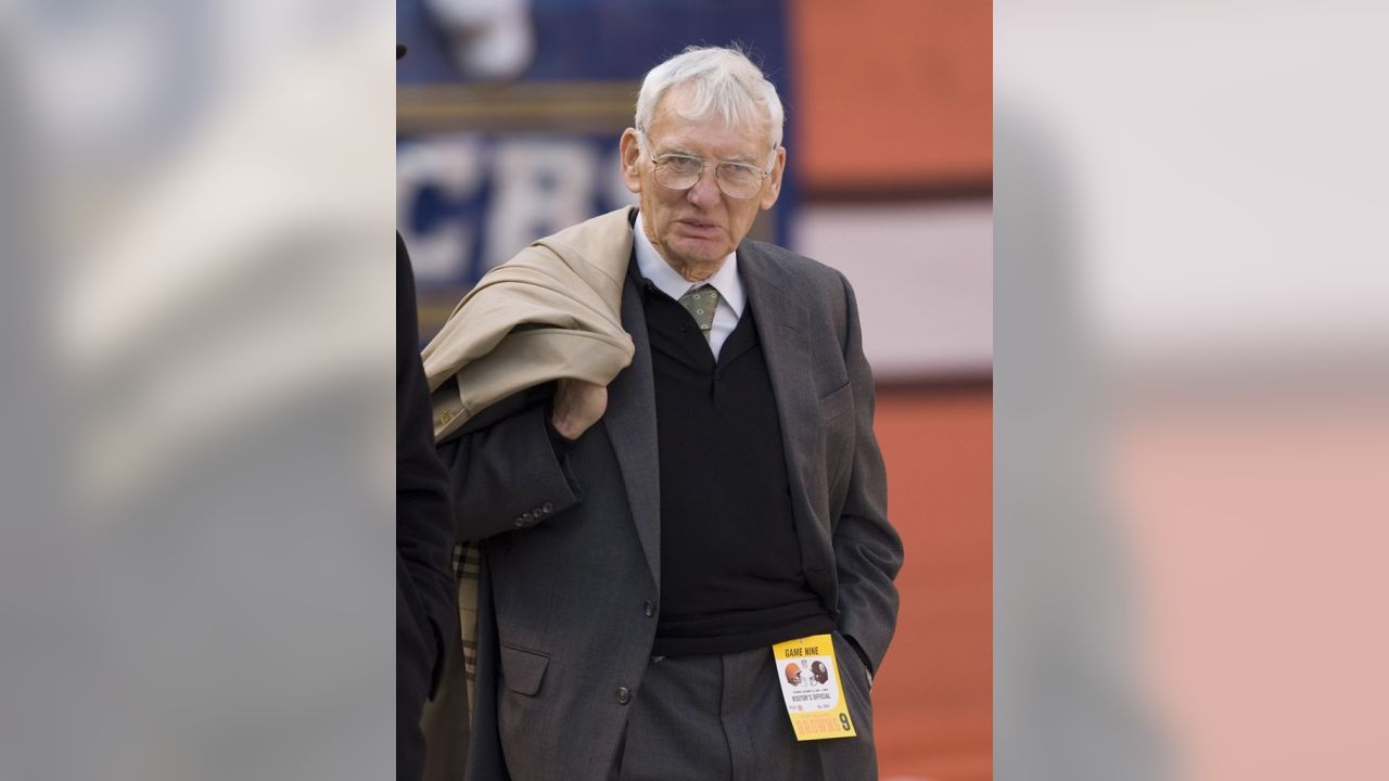 Tearful Joe Greene says goodbye to Dan Rooney