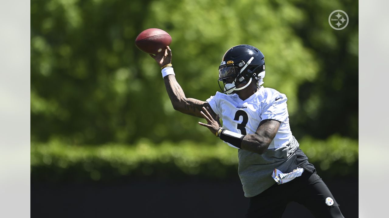 Sights and Sounds from Steelers OTAs: Dwayne Haskins Works on Red-Zone  Touch, Footwork - Steelers Now