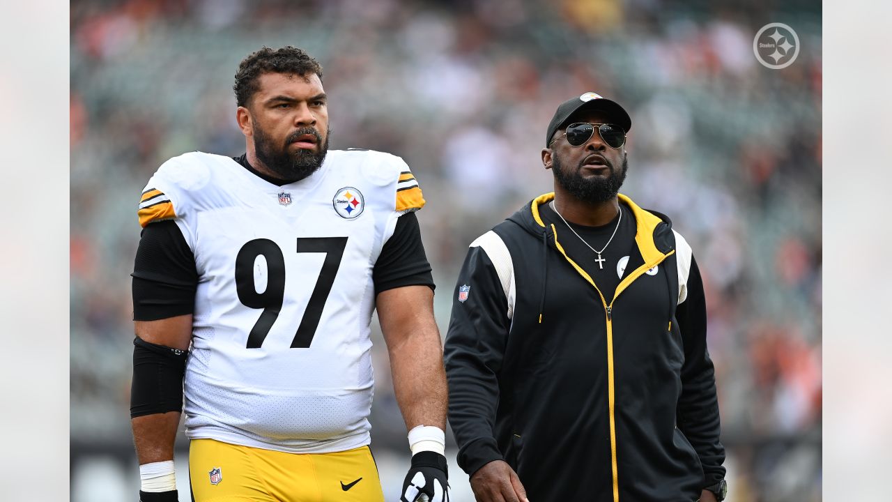 Pittsburgh Steelers tight end Pat Freiermuth (88) runs off of the line of  scrimmage during an NFL football game against the Cincinnati Bengals,  Sunday, Sep. 11, 2022, in Cincinnati. (AP Photo/Kirk Irwin