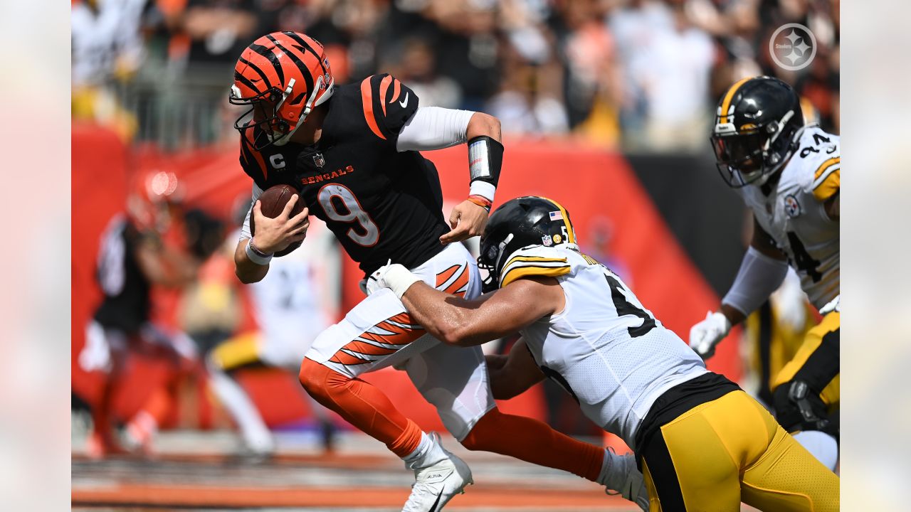 Bell's big hit sets tone as Bengals stun slumping Steelers