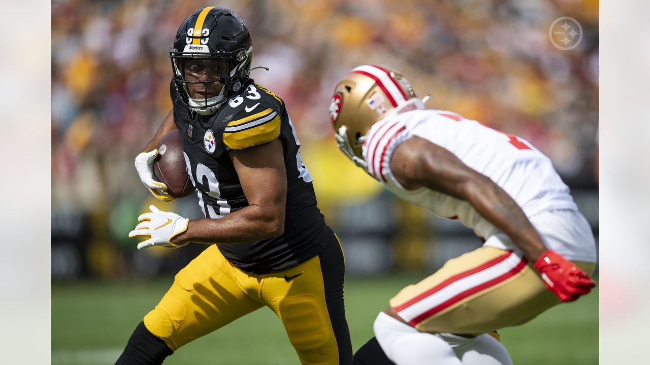 Pittsburgh Steelers tight end Connor Heyward (83) works during the