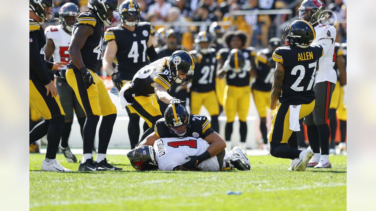 Tampa Bay Buccaneers linebacker Markees Watts (58) rushes the quarterback  during an NFL preseason football game against the Pittsburgh Steelers,  Friday, Aug. 11, 2023, in Tampa, Fla. (AP Photo/Peter Joneleit Stock Photo  - Alamy