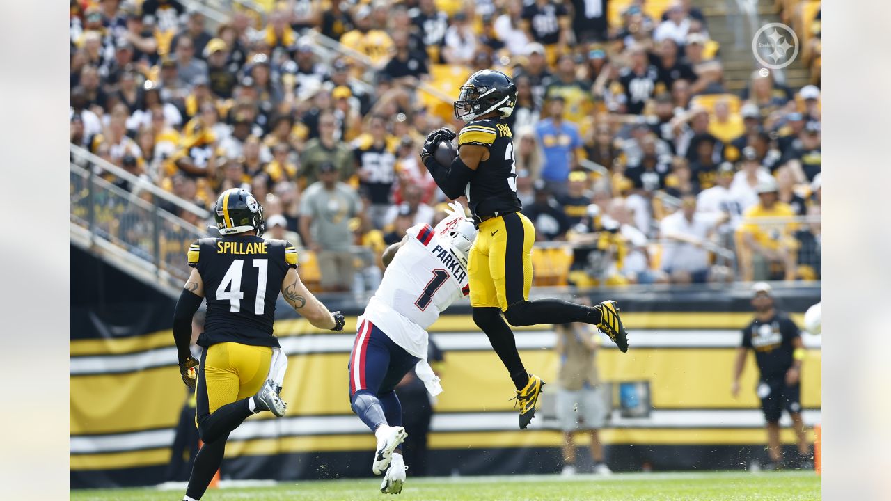 Pittsburgh, Pennsylvania, USA. 18th Sep, 2022. September 18th, 2022  Pittsburgh Steelers tight end Pat Freiermuth (88) during Pittsburgh Steelers  vs New England Patriots in Pittsburgh, PA at Acrisure Stadium. Jake  Mysliwczyk/BMR (Credit