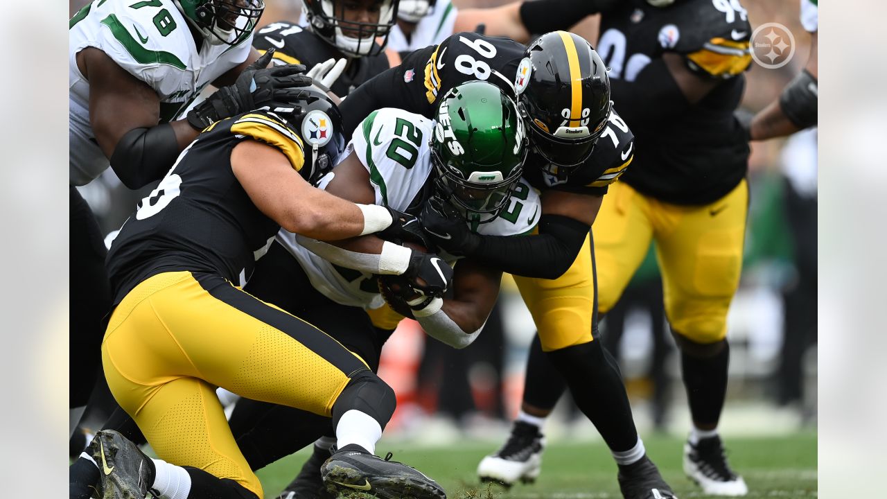 The #Steelers trail the #Jets 10-6 at halftime.