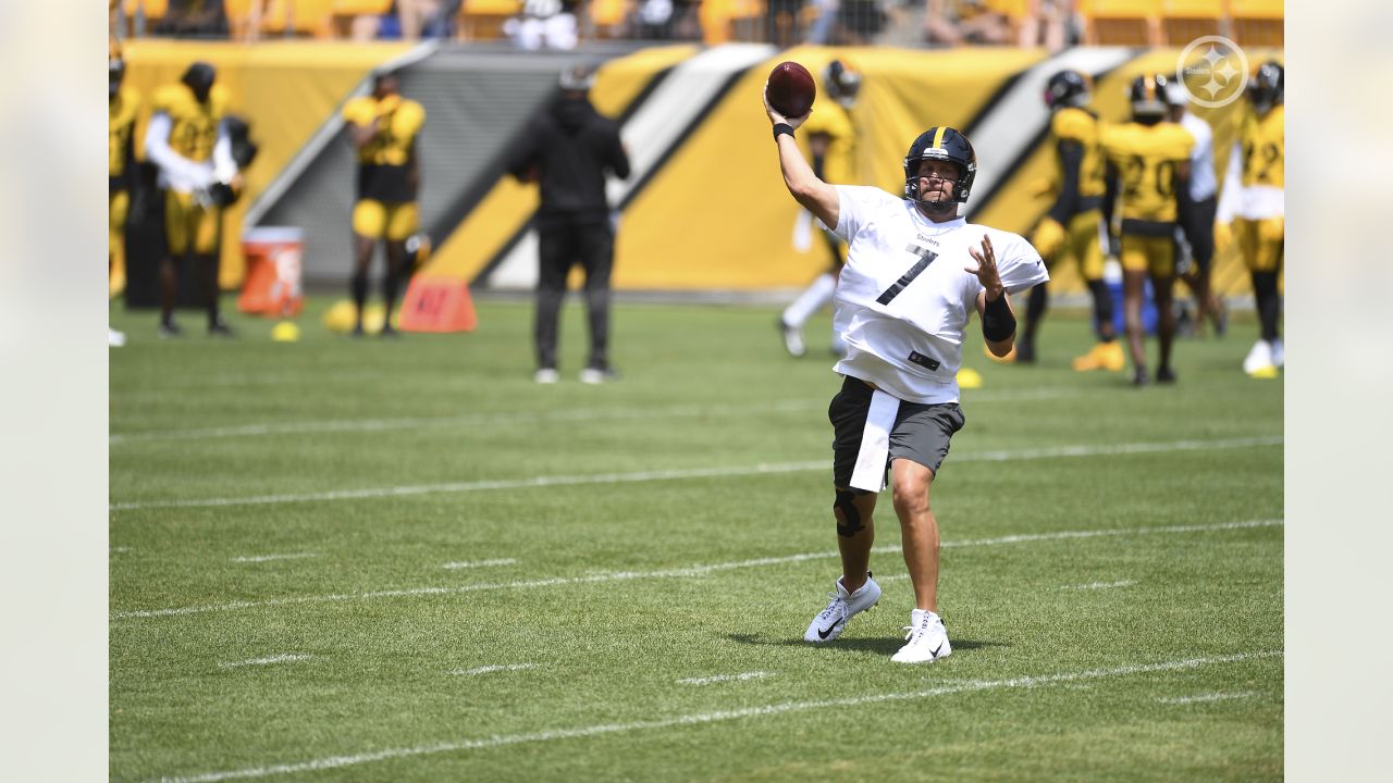 Steelers camp: Benny Snell Jr. highlights physical 'Friday Night