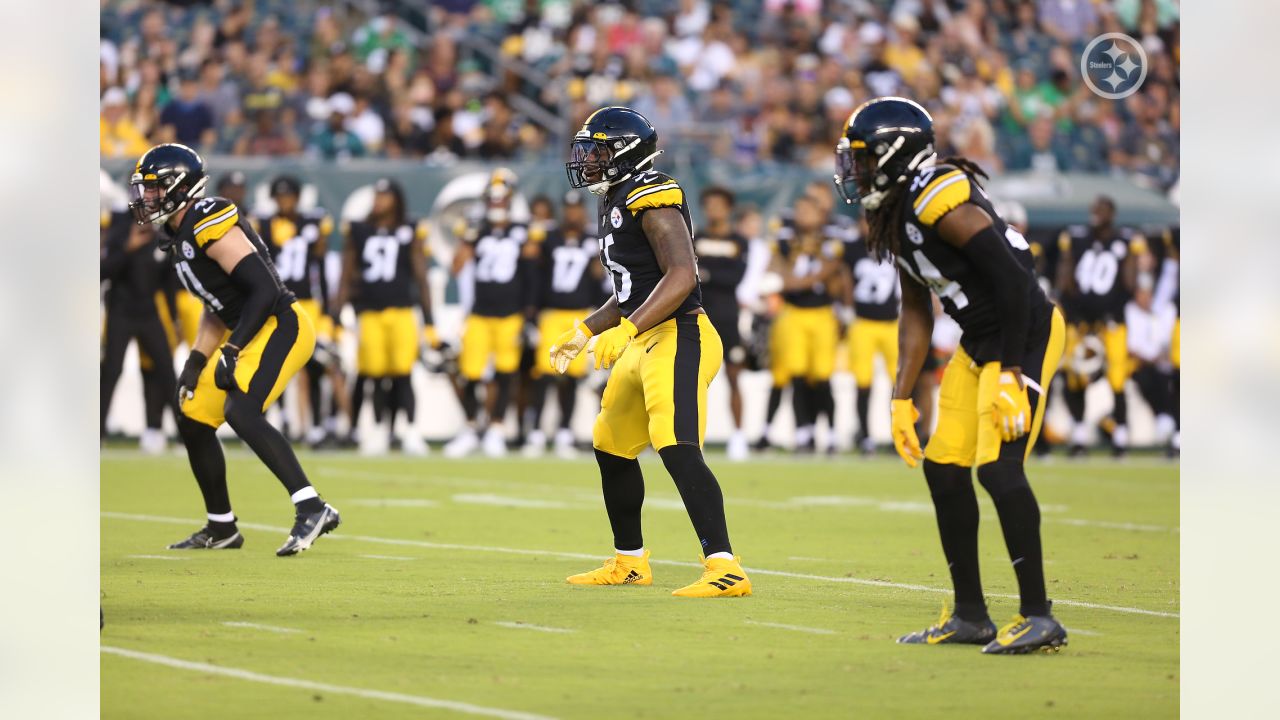 PHILADELPHIA, PA - AUGUST 12: Pittsburgh Steelers offensive guard John  Leglue (77) looks on during the preseason game between the Philadelphia  Eagles and the Pittsburgh Steelers on August 12, 2021 at Lincoln