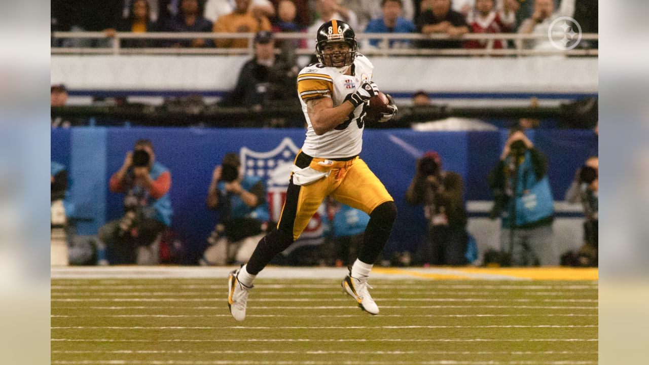 Jerome Bettis, Pittsburgh Steelers runningback warms up at Super Bowl XL  featuring the Seattle Seahawks and the Pittsburgh Steelers at Ford Field in  Detroit, Mi., on February 5, 2006. (UPI Photo/John Angelillo