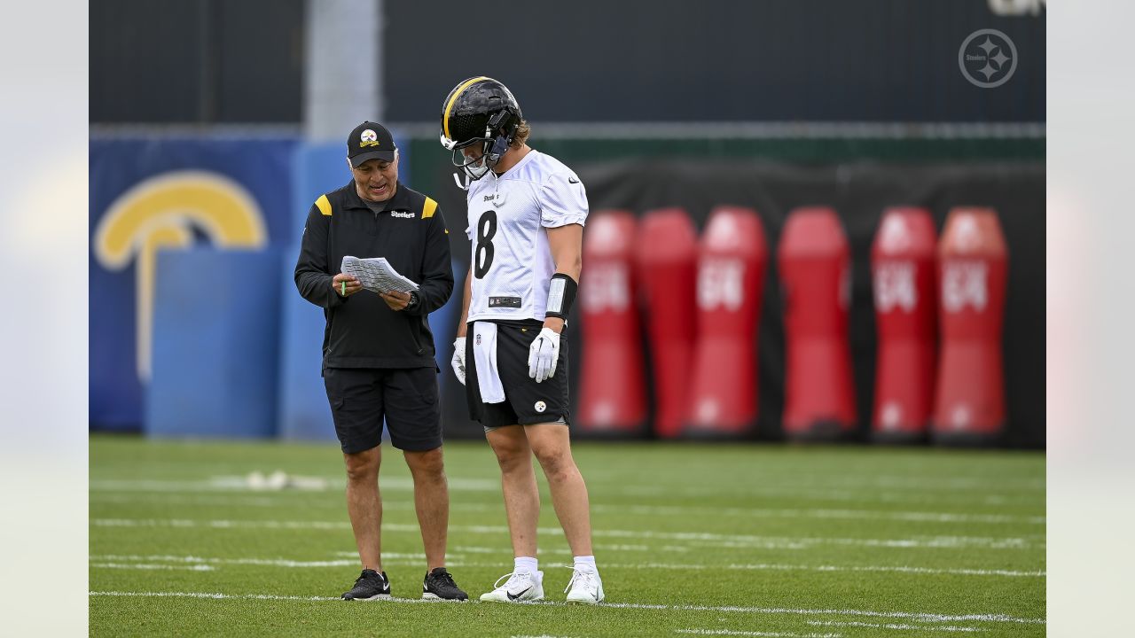 Kenny Pickett 'really mastering' the Steelers offense in OTAs