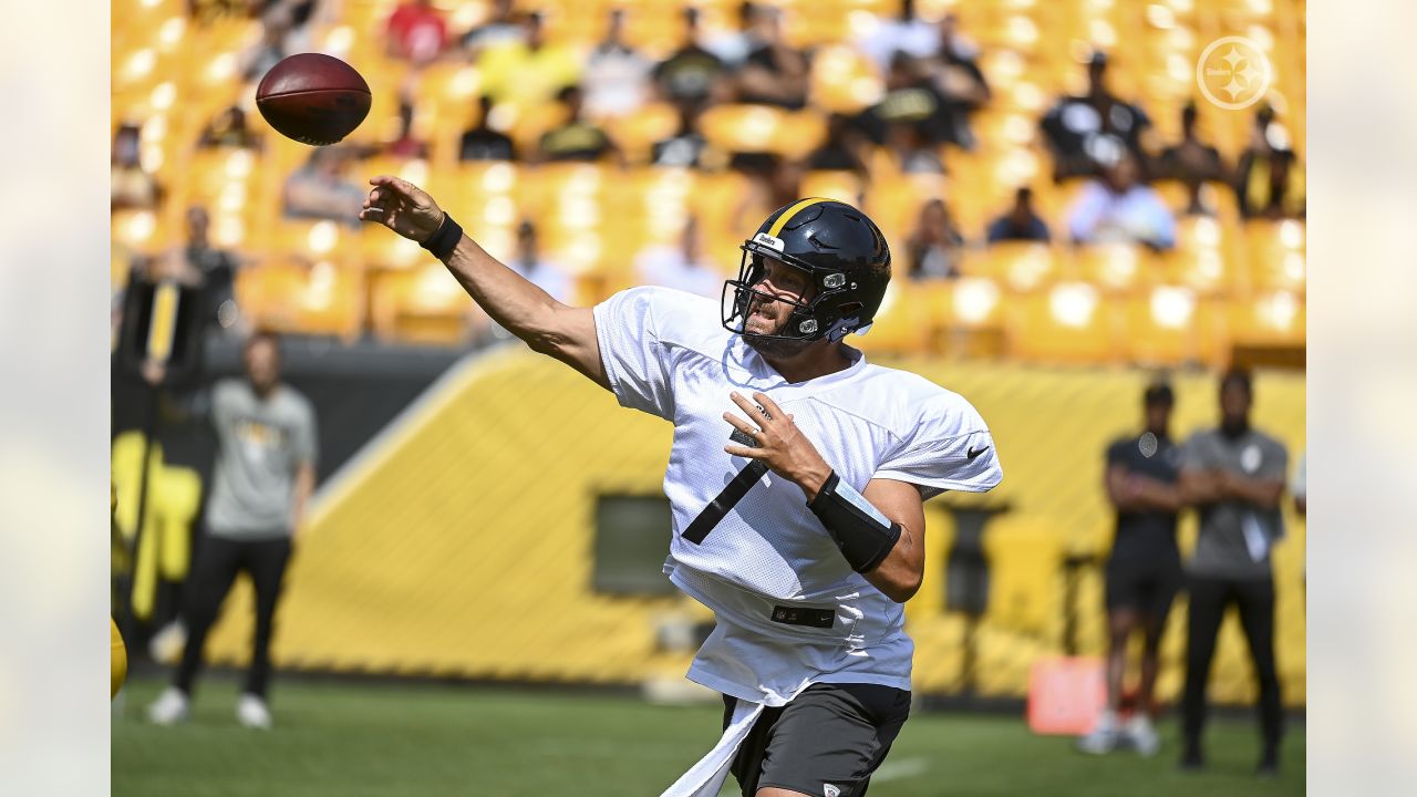 Steelers notes: Ben Roethlisberger limited in practice Thursday; Diontae  Johnson still out